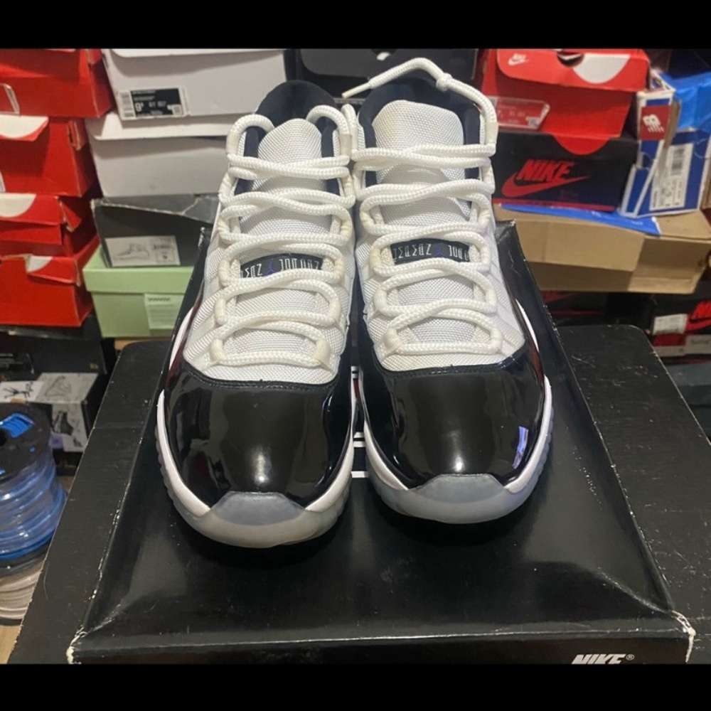 AIR JORDAN
